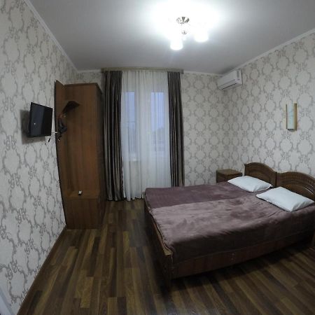 Alan Hotel Szuhumi Kültér fotó