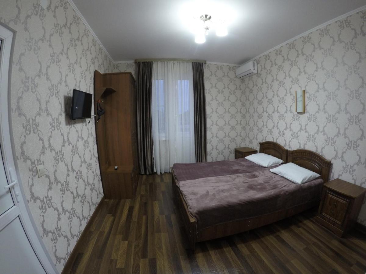 Alan Hotel Szuhumi Kültér fotó